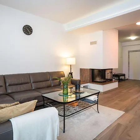 Apartment Apartmanica Triangel 222